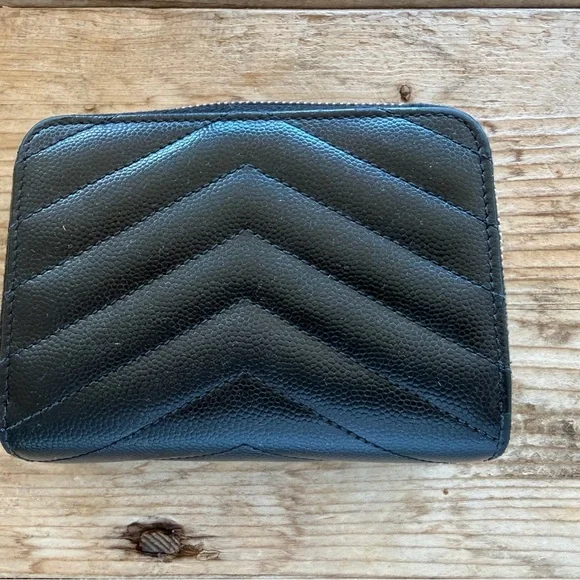 Yves Saint Laurent Cassandre Matelasse Black Quilted Calfskin Wallet - Picture 3 of 10